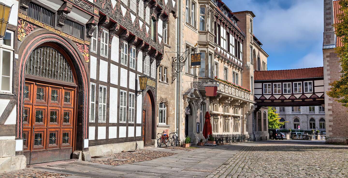 Historische Gebäude am Burgplatz im Zentrum von Braunschweig | © GettyImages.com/bbsferrari