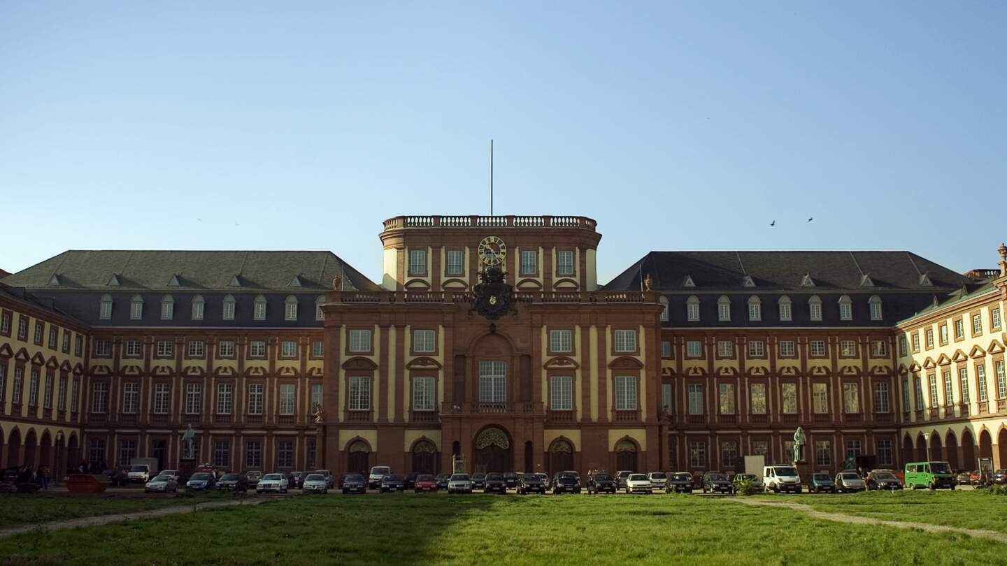 Blick auf das Schloss in Mannheim | © Gettyimages.com/PedroEdwards