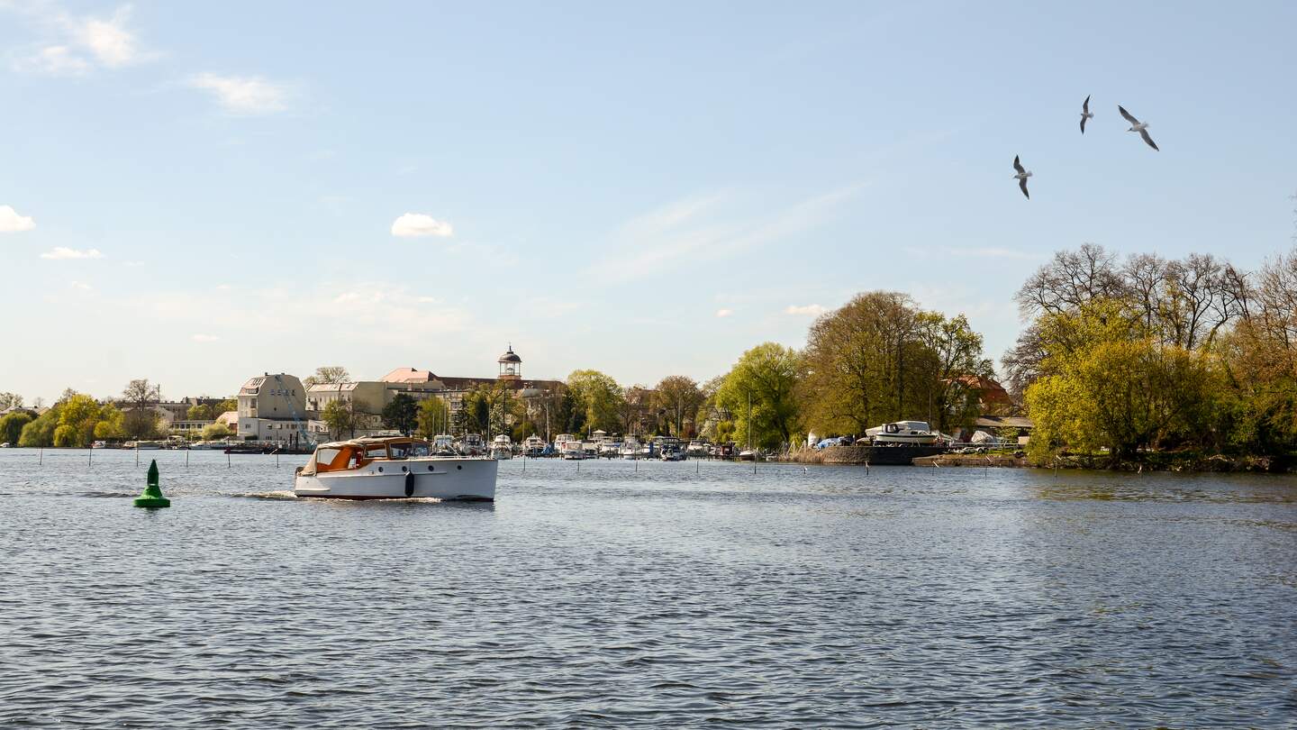 Blick auf die Havel und die Altstadt von Potsdam, Brandenburg, Deutschland | © Gettyimages.com/ah_fotobox