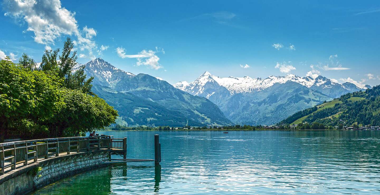 Zell am See mit Blick auf den See in Kitzsteinhorn | © © Gettyimages.com/hiphunter