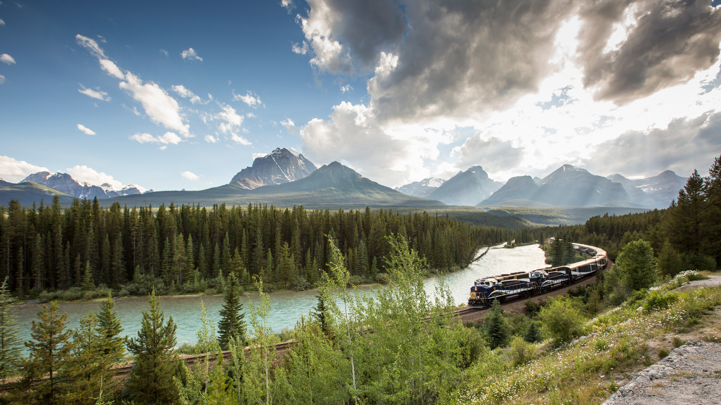 Bahn Erlebnisreise Rocky Mountaineer Zug Panorama | © Rocky Mountaineer