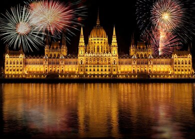 Budapest, Feuerwerk über dem Parlement