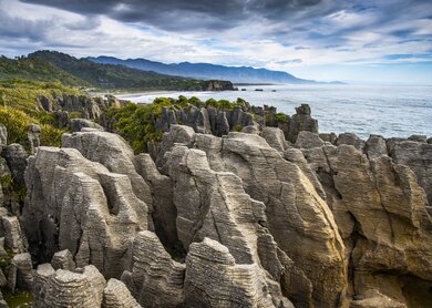 Pancake Rocks | © Gettyimages.com/Robert La Salle