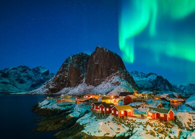 Lofoten, Polarlichter | © Gettyimages.com/MIAOYUN