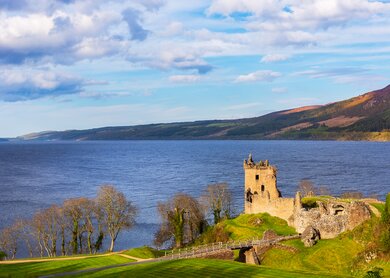 Loch Ness, Urquhart Castle | © Gettyimages.com/rpeters86