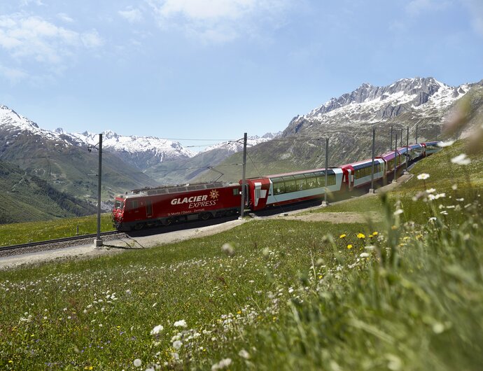 Glacier Express im Sommer | © Stafan Schlumpf