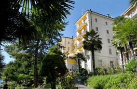 CH_RCH_X4T_Bahn_Wandern_GoldenPass_Line__Golf_Hotel_Ren___Capt_1654083915.jpg