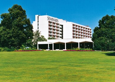 DE_LUE_AIA_Seminaris_Hotel_L__neburg_1589790826.jpg