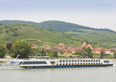 EUR_MEU_X24_Donauwalzer_auf_der_MS_Manon_1700140344.jpg