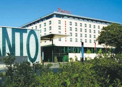 DE_HES_AHS_Hotel_Esperanto_1469019256.EPS