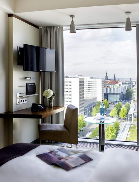 DE_DRS_DRS_Pullman_Dresden_Newa_1494855521.jpg