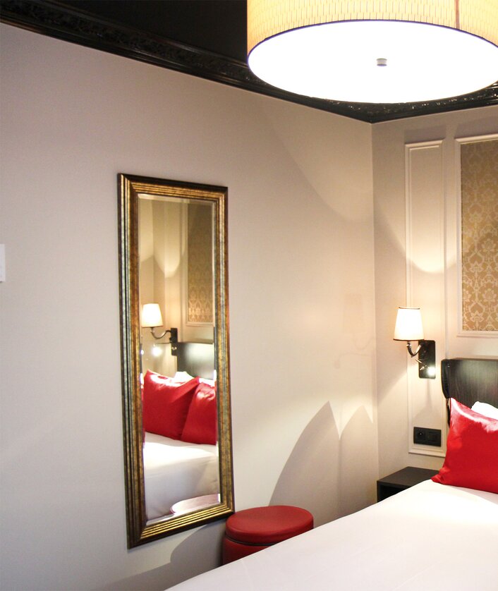 FR_PAR_PAR_Le_Montmartre_St_Pierre_1469109291.eps