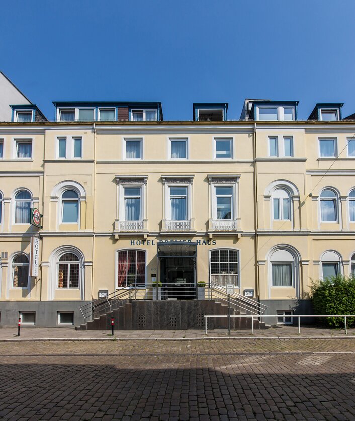 DE28002_Exterior_view_Novum_Hotel_Bremer_Haus_Bremen_O.jpg