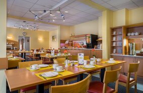 DE76002_Breakfast_room_5_TOP_acora_Hotel_und_Wohnen_Karlsruhe_O.jpg