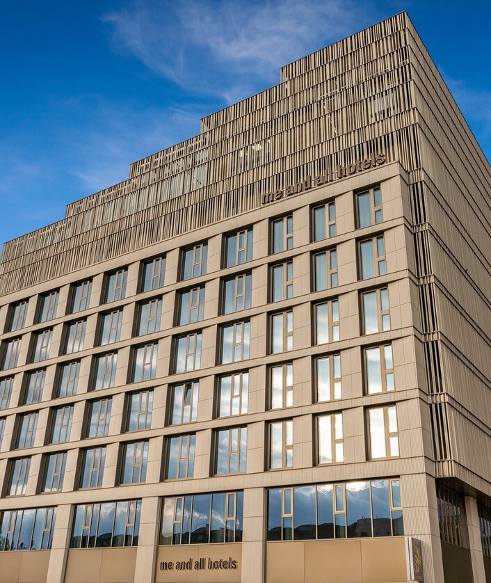 DE_SAL_ULM_me_and_all_hotel_ulm_1643014417.jpg