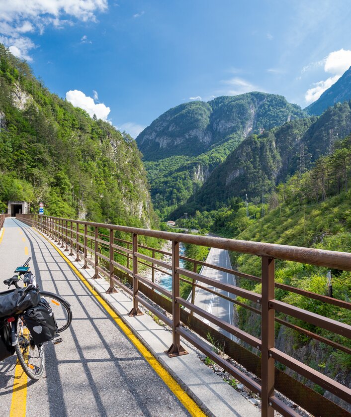 Alpe_Adria_Weg_Alte_Bahntrasse