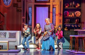 DE_DUS_DUS_Mrs__Doubtfire___Musical_1747397703.jpg