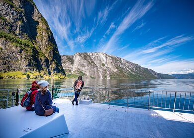 Fjordcruise Naroyfjord | © Sverre Hjoernevik