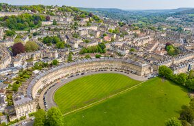 Bath, Crescent | © GettyImages.com/Thomas Faull