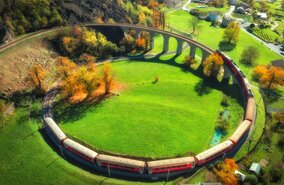 Bernina Express | © GettyImages.com/den-belitsky