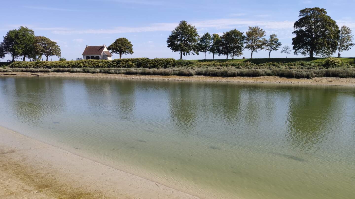 Blick auf den Fluss Somme bei Ebbe in Saint-Valery-sur-Somme an der Sommebucht, Frankreich | © Jens Hinsche