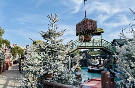 Europa-Park Erlebnis-Resort dekoriert zu Hallowinter  | © Michelle Khan
