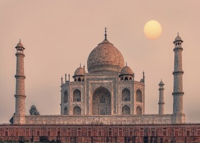 Ansicht auf den Taj Mahal in Indien | © Gettimages.com/Manjik