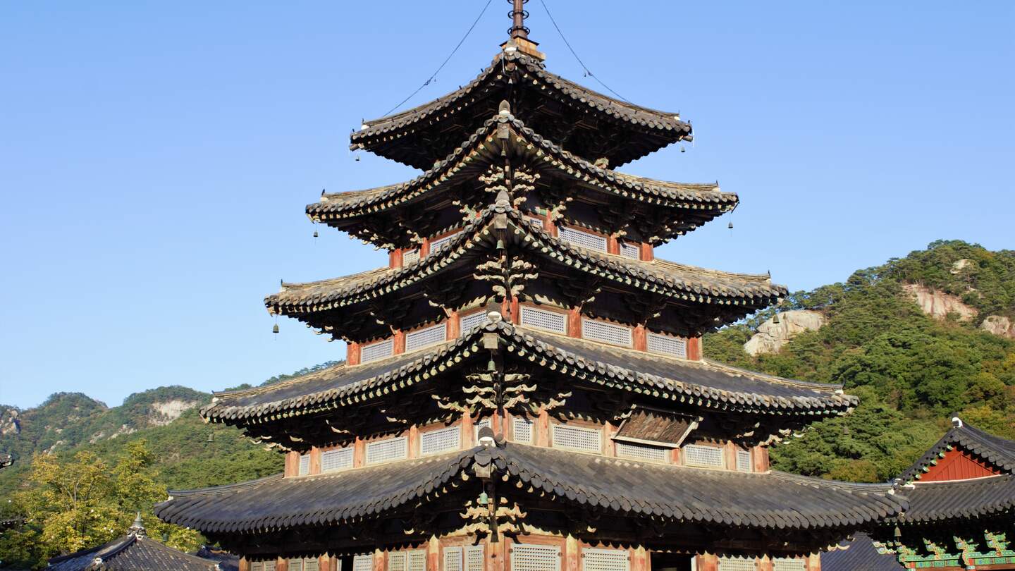 Die Holzpagode des Beopjusa Tempels im Songnisan Nationalpark in Südkorea | © GettyImages.com/Hannizhong