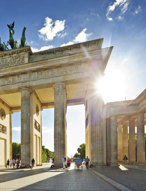 Brandenburger Tor in Berlin im Sonnenschein  | © Gettyimages.com/nikada