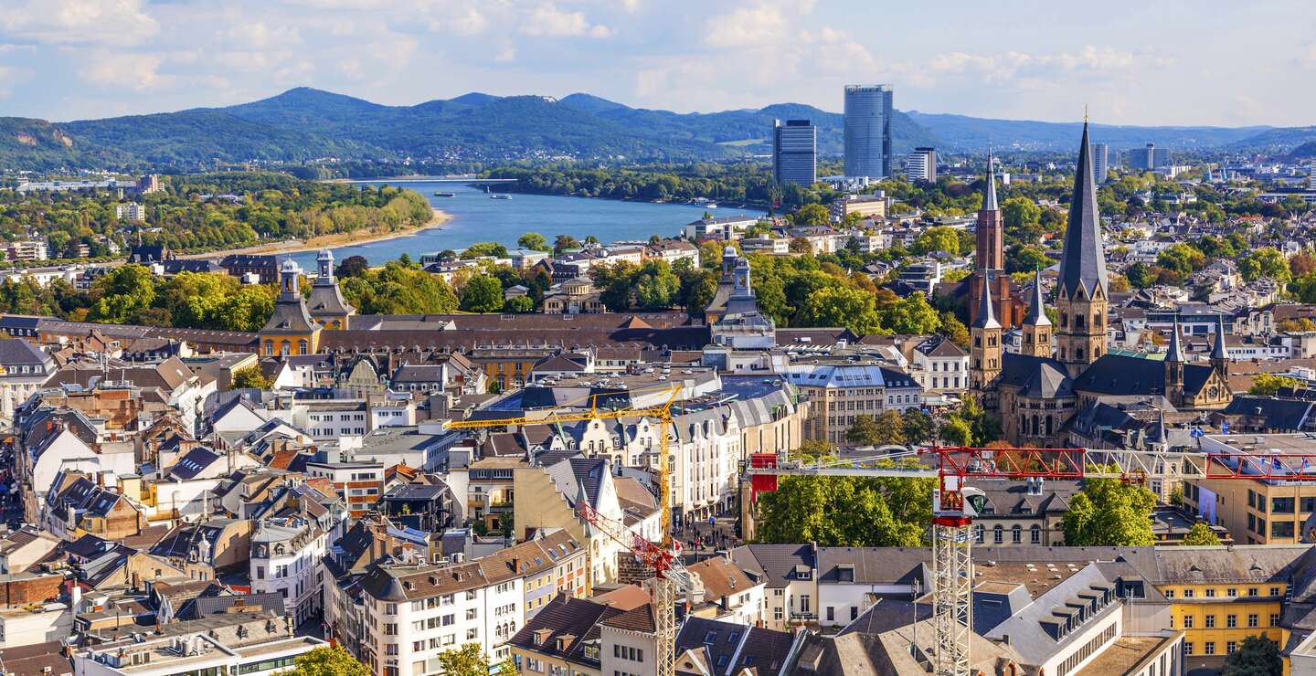 Blick von oben auf die Stadt Bonn | © Gettyimages.com/travelview