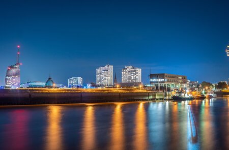 Blick auf Bremerhaven bei Nacht | © Gettyimages.com/Steffen_F
