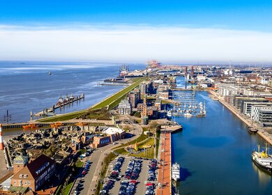 Blick auf den Hafen in Bremerhaven von oben | © Gettyimages.com/Thomas Moeller