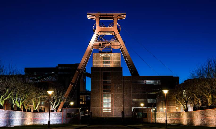 Zeche Zollverein in Essen bei Nacht | © Gettyimages.com/cruphoto