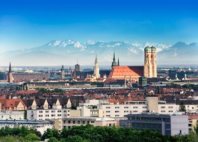 Skyline von München mit Frauenkirche | © Gettyimages.com/bkindler