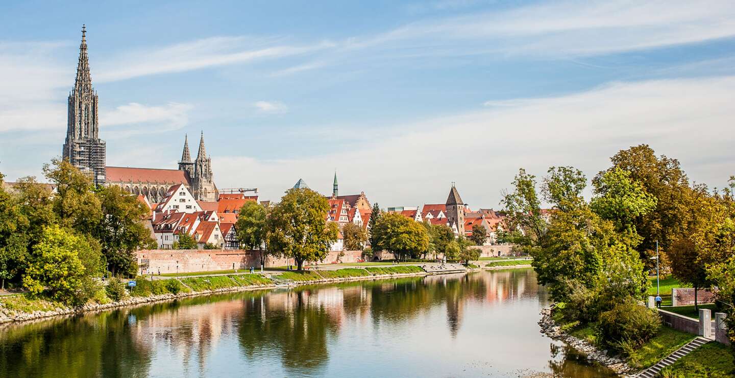 Stadt Ulm mit Fluss und Kirchturm | © Gettyimages.com/Stefanie Metzger