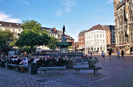  Aachener Altstadt bei Sonnenuntergang | © Gettyimages.com/Alexander Pyatenko