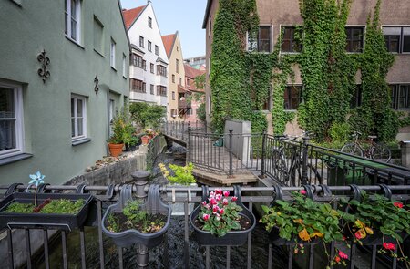 Malerische Gassen der alten Fuggerstadt in Augsburg  | © Gettyimages.com/Martina Cross