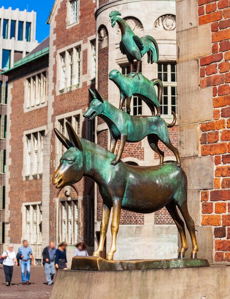 Bronzestatue von Gerhard Marcks mit den Bremer Stadtmusikanten, errichtet 1953 | © Gettyimages.com/saiko3p