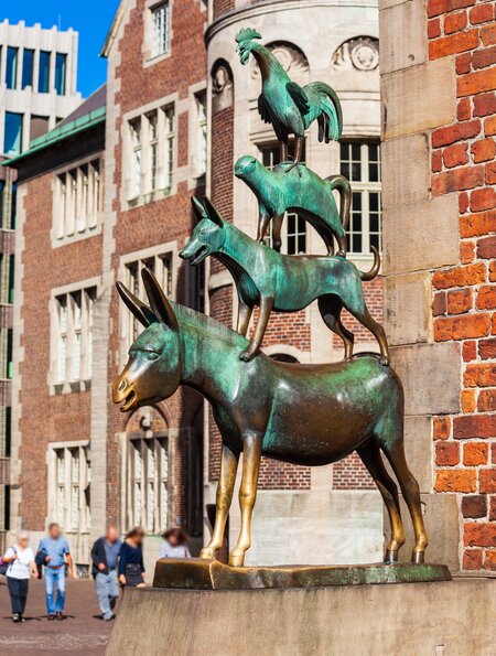 Bronzestatue von Gerhard Marcks mit den Bremer Stadtmusikanten, errichtet 1953 | © Gettyimages.com/saiko3p