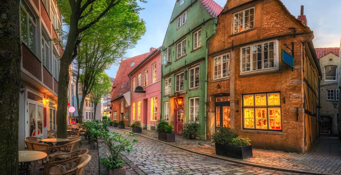Schnoor - malerisches historisches Viertel in Bremen | © Gettyimages.com/bbsferrari