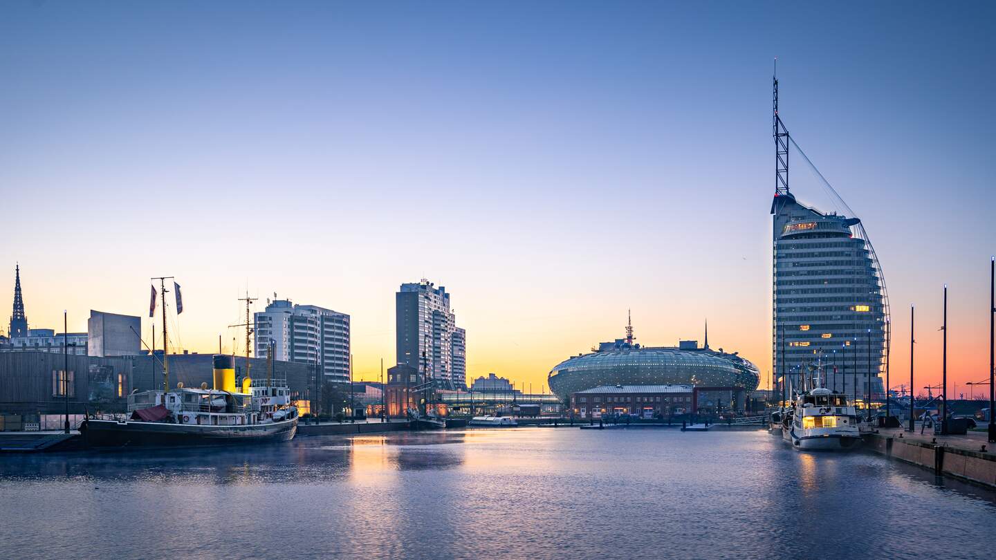 Blick auf den Bremerhaven bei Sonnenaufgang | © Gettyimages.com/Steffen_F