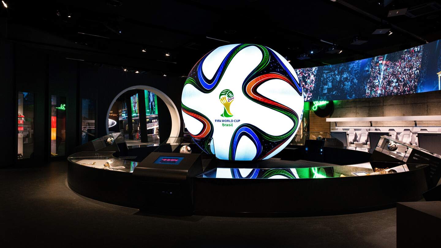 Blick in das Innere des Deutschen Fußballmseums in Dortmund, Deutschland | © Deutsches Fußballmuseum Dortmund/Frank Roesner 2015