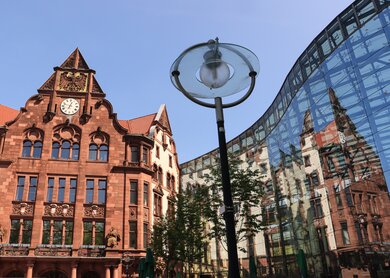 Altes Stadthaus und Berswordt-Halle am Friedenplatz in Dortmund | © Gettyimages.com/steglitzer