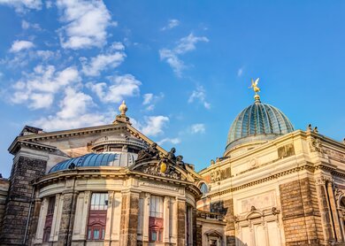 Akademie der Bildenden Künste – das Albertinum mit Glaskuppel in Dresden | © Gettyimages.com/mije_shots