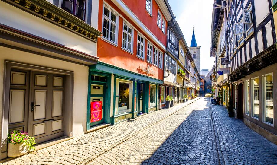 Blick auf die berühmte Kramerbrücke in Erfurt | ©  Gettyimages.com/FooTToo