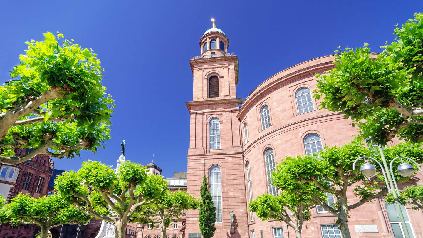 Die Paulskirche in Frankfurt an einem Sommertag | © Gettyimages.com/Juergen Sack