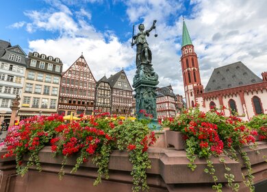 Brunnen in Mitten der Frankfurter Altstadt | © Gettyimages.com/vichie81