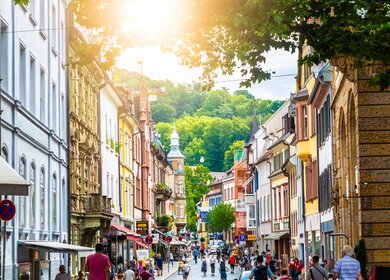 Die Innenstadt Freiburgs an einem sommerlichen Tag | © Gettyimages.com/querbeet
