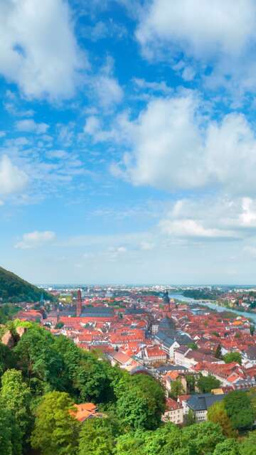 Heidelberger Stadt in Deutschland und Ruine des Heidelberger Schlosses im Fruehling | © Gettyimages.com/anyaivanova