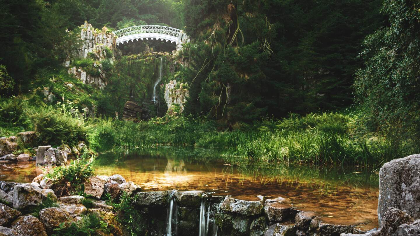 Die Teufelsbruecke im Bergpark Wilhelmshoehe in Kassel | © Gettyimages.com/LaraIrimeeva